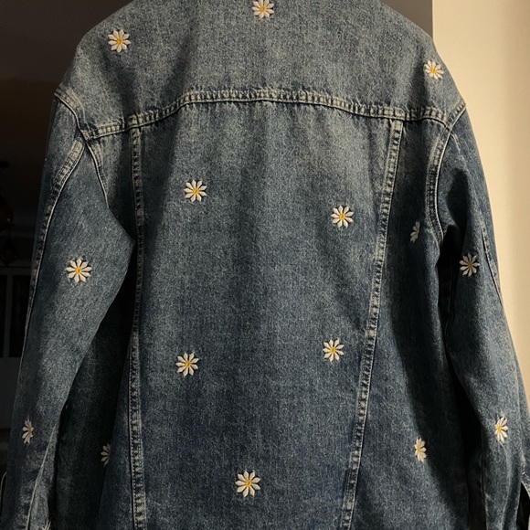 Desigaul Jean jacket - big shirt. So soft and comfy. - Picture 2 of 4